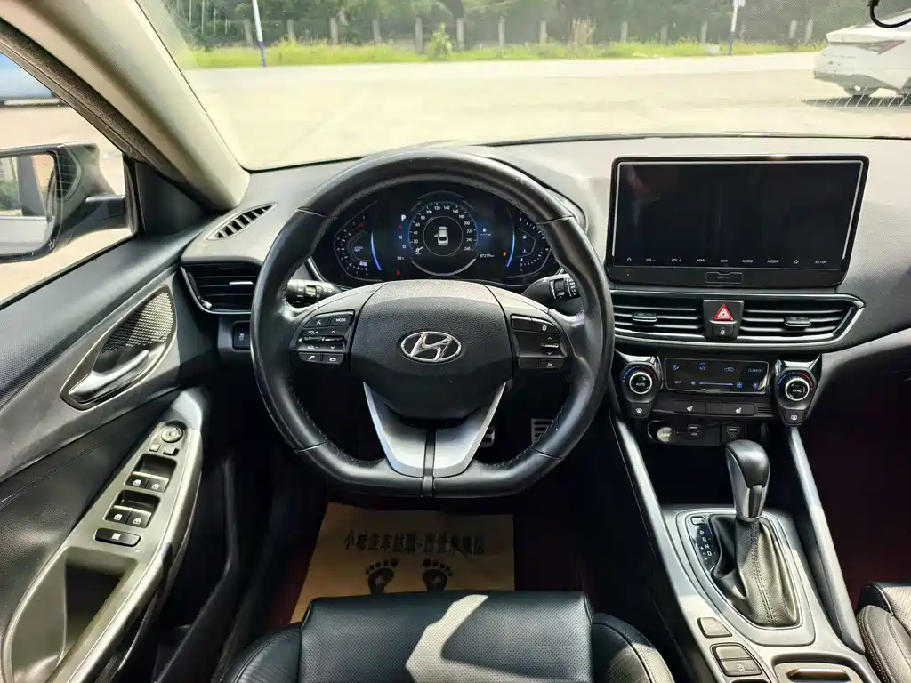 Hyundai Festa 2019 — фото 12