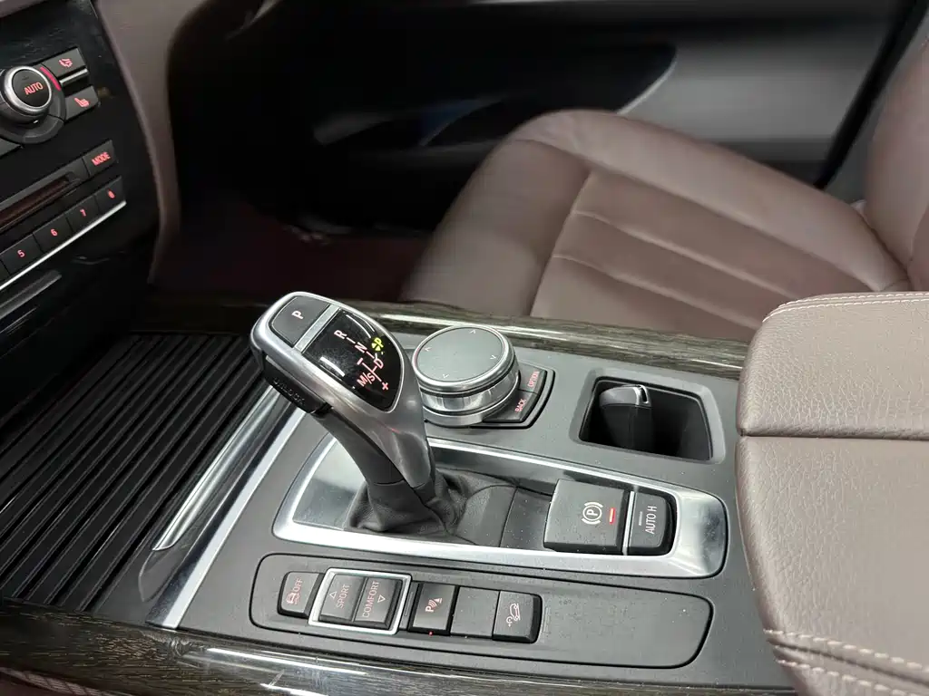 BMW X5 2018 — фото 12