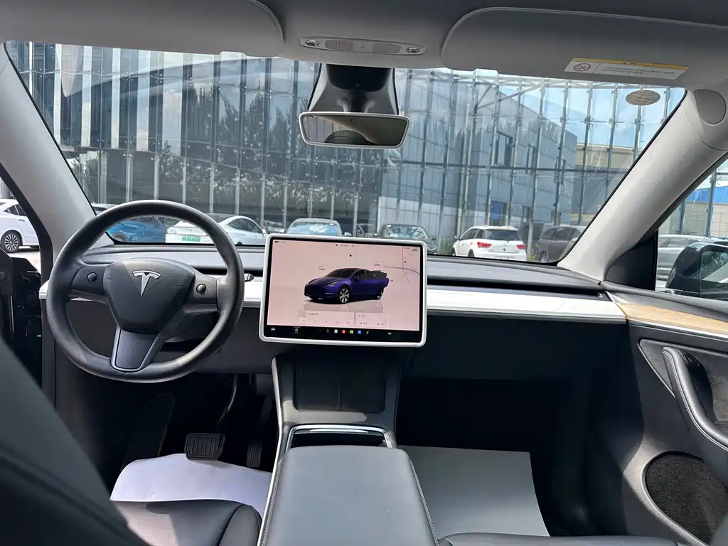 Tesla Model Y 2022 — фото 9
