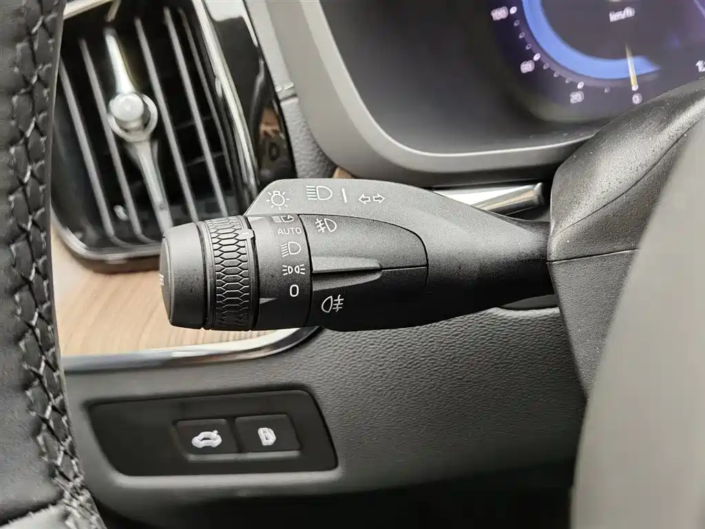 Volvo XC60 PHEV 2024 — фото 21