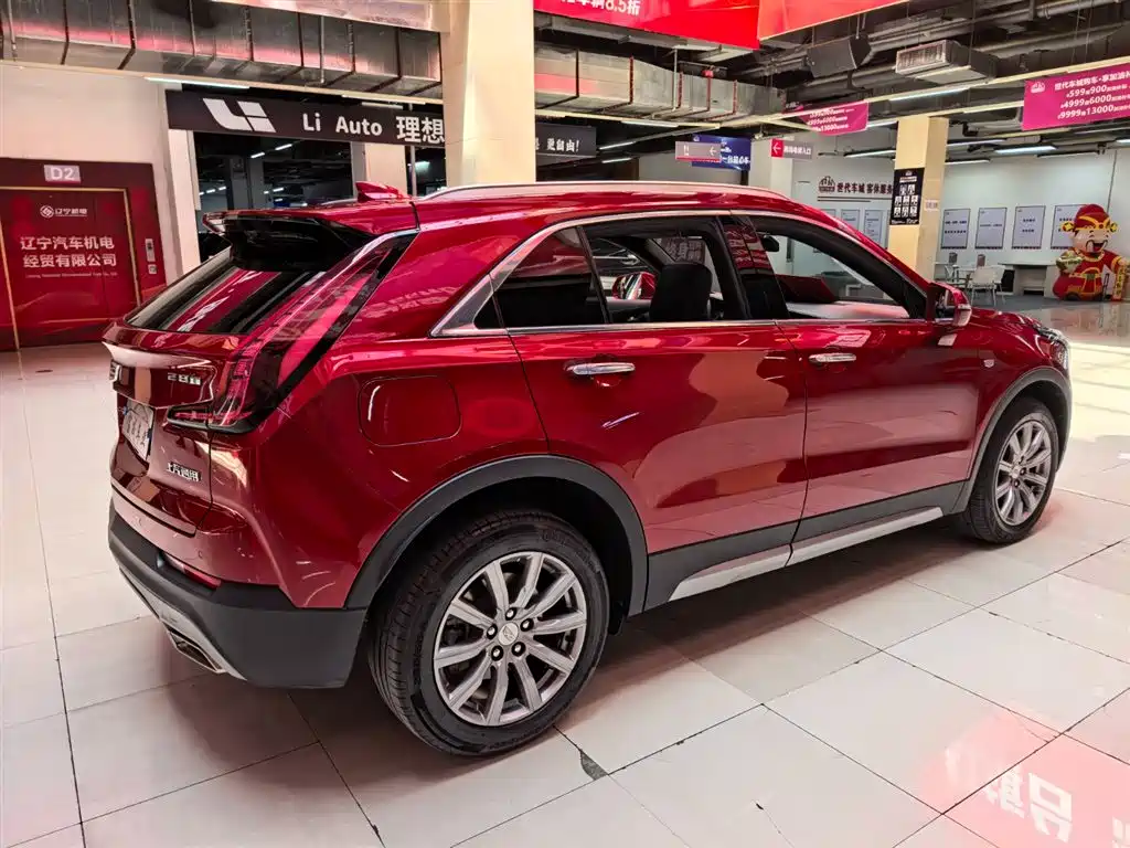 Cadillac XT4 2021 — фото 4