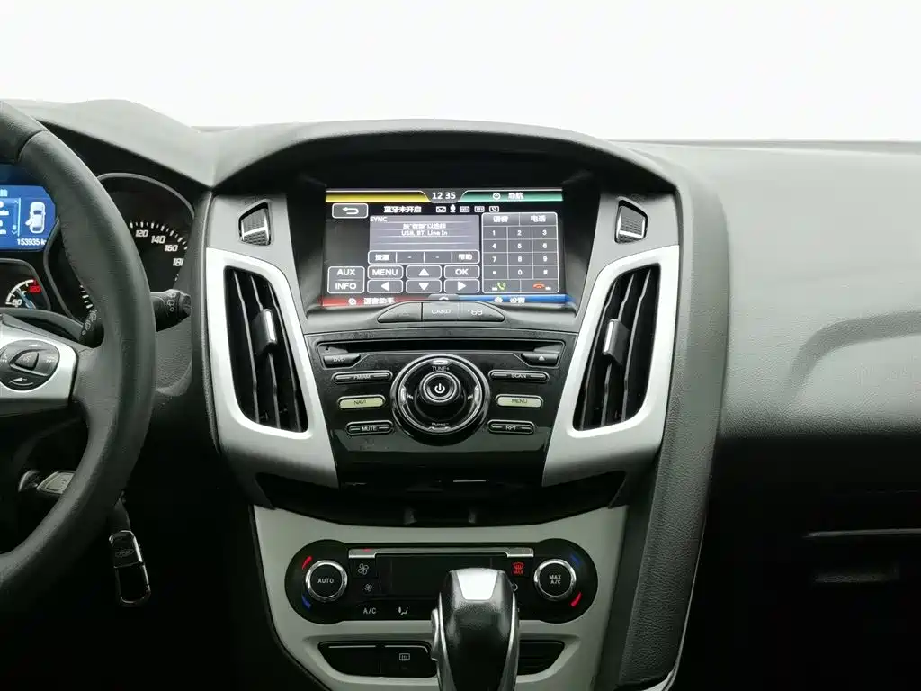 Ford Focus 2014 — фото 12