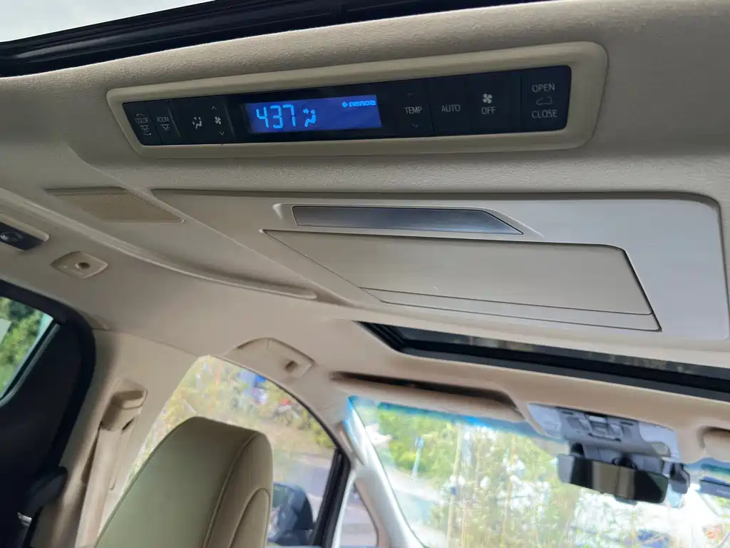 Toyota Alphard 2021 — фото 28