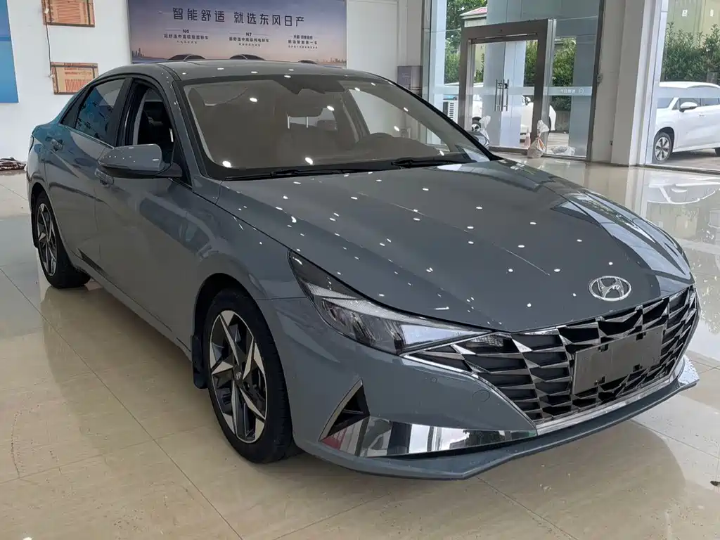 Hyundai Elantra 2022
