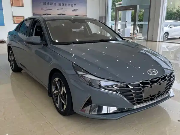 Hyundai Elantra 2022