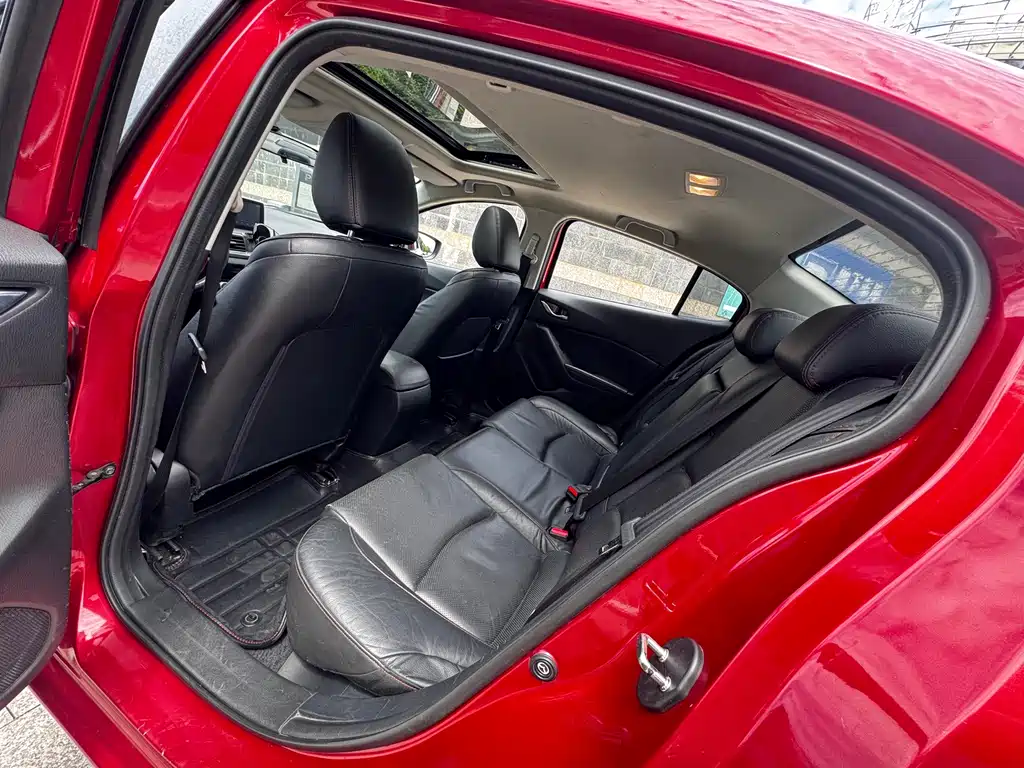 Mazda 3 Axela 2015 — фото 7