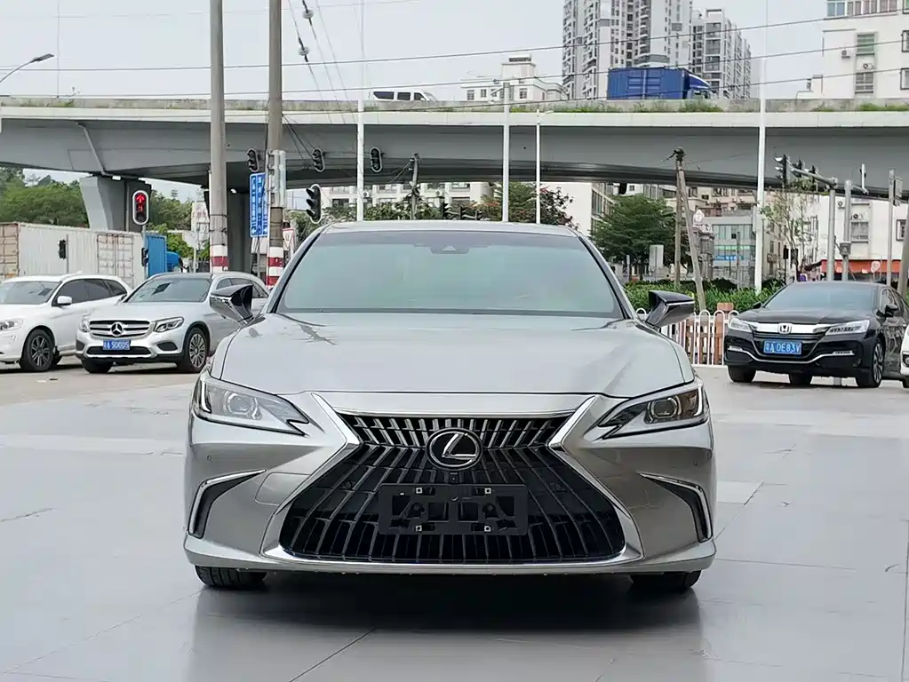 Lexus ES 2023 — фото 2
