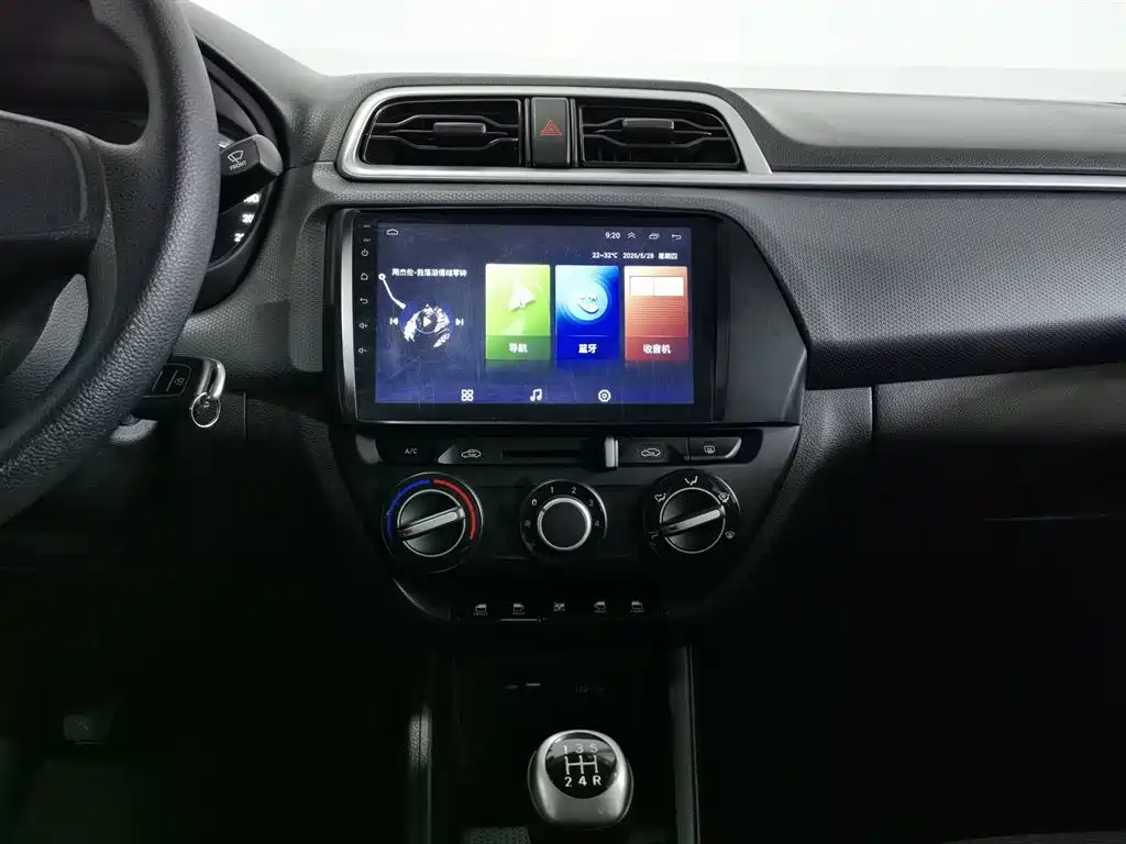 Hyundai Verna 2018 — фото 12