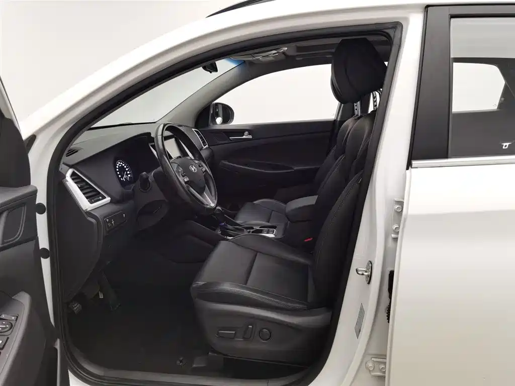 Hyundai Tucson 2018 — фото 10