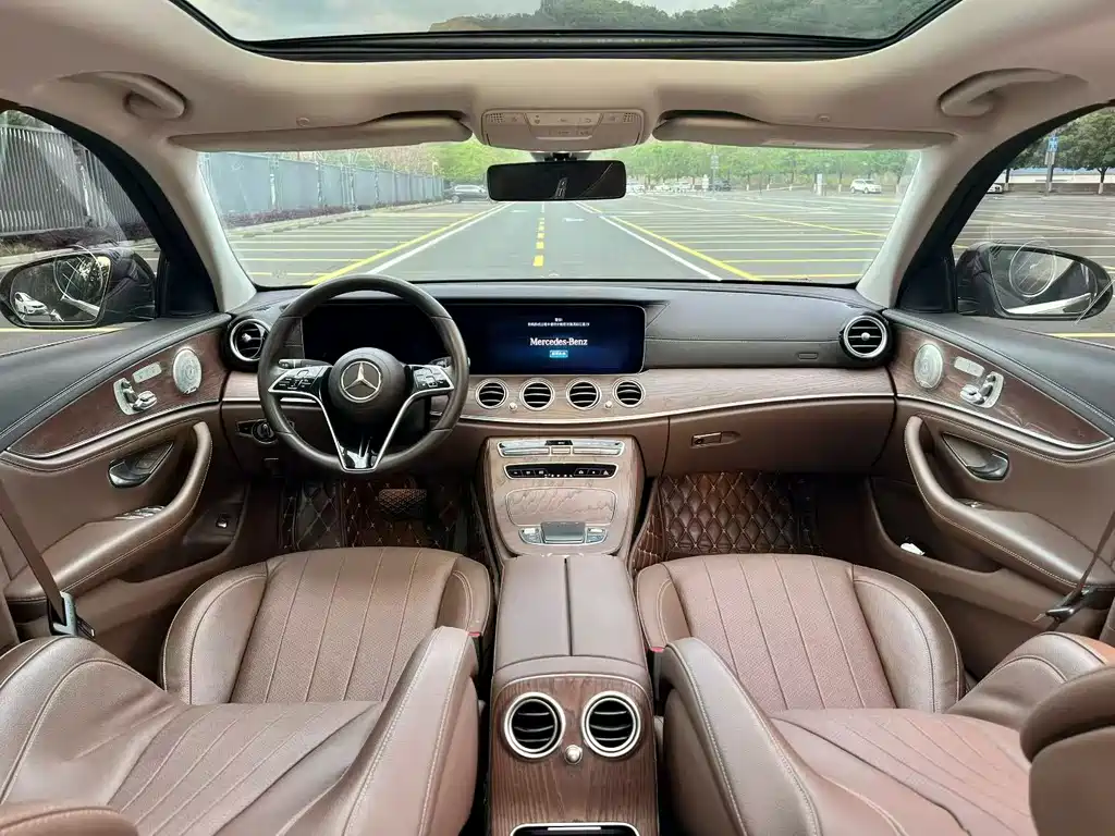 Mercedes-Benz E-Class 2023 — фото 8
