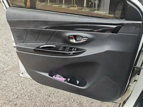 Toyota Yaris L 2022