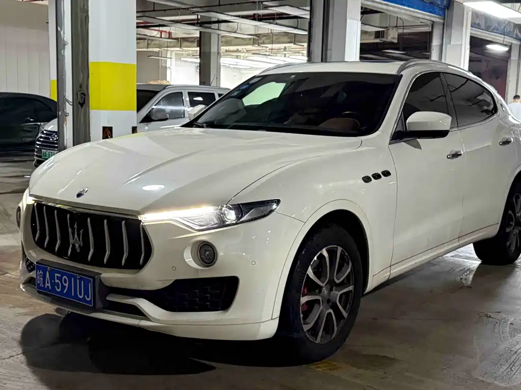Maserati Levante 2017 — фото 1