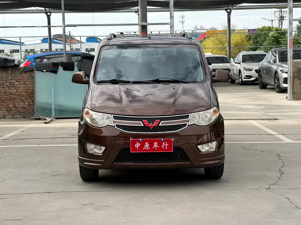 Wuling Hongguang 2017 — фото 2