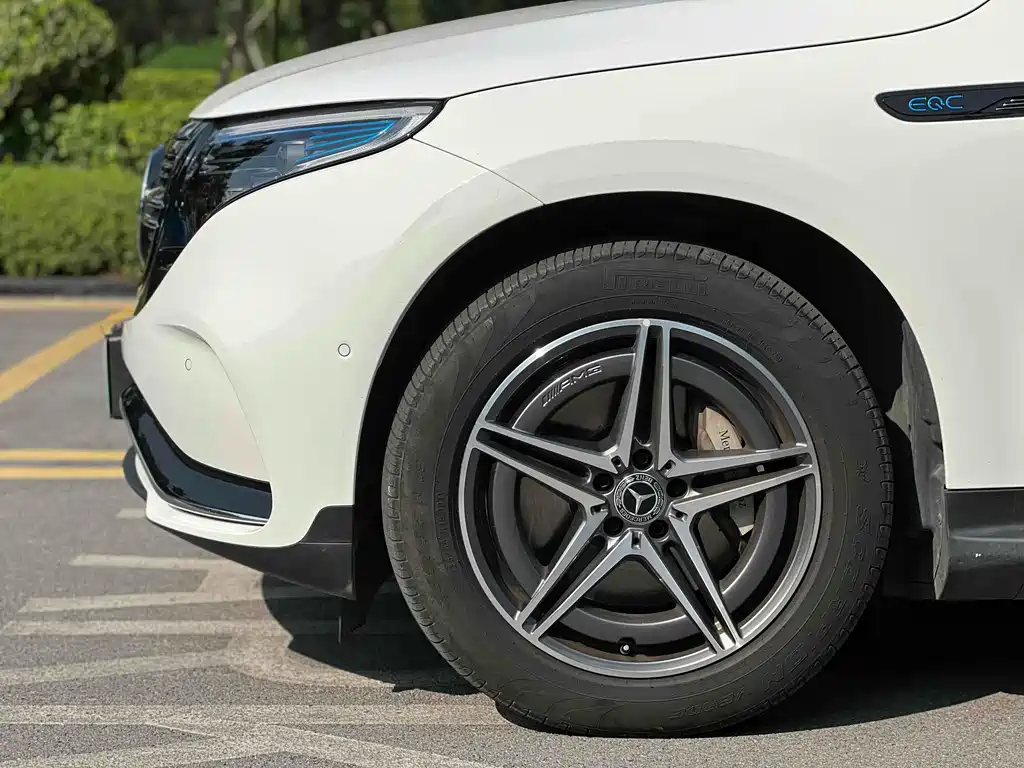 Mercedes-Benz EQC 2021 — фото 12