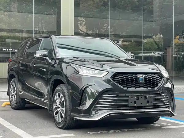 Toyota Crown Kluger 2022