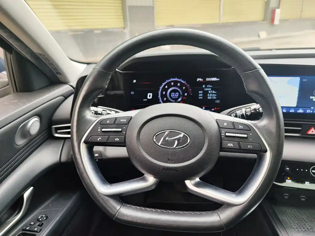 Hyundai Elantra 2021 — фото 15