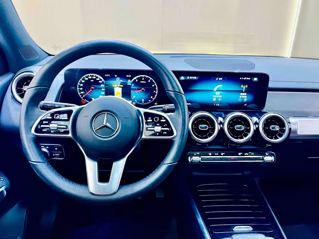 Mercedes-Benz GLB 2023 — фото 10