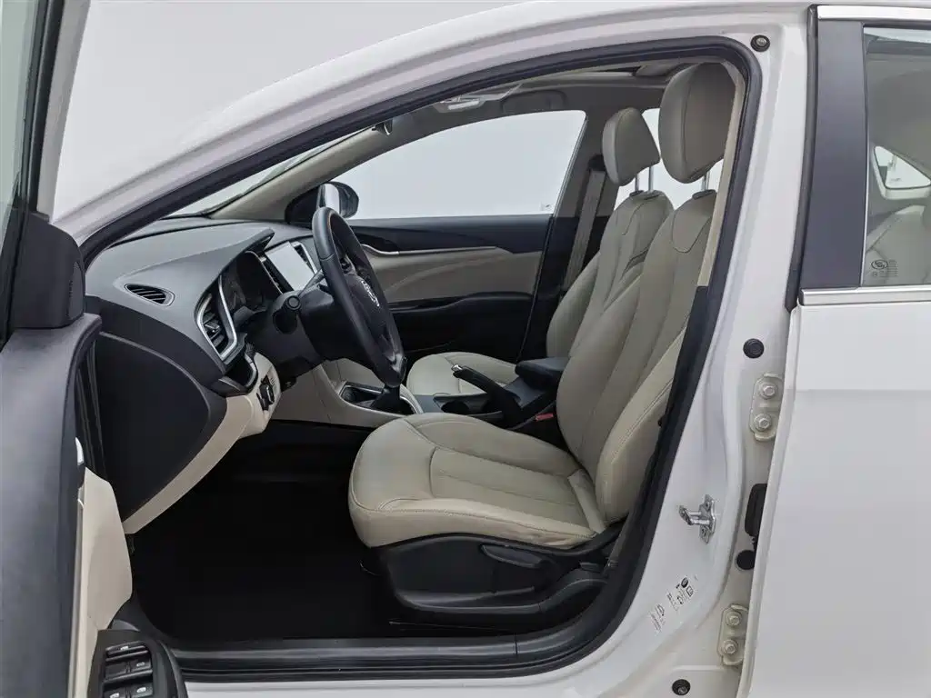 Buick Excelle 2016 — фото 10