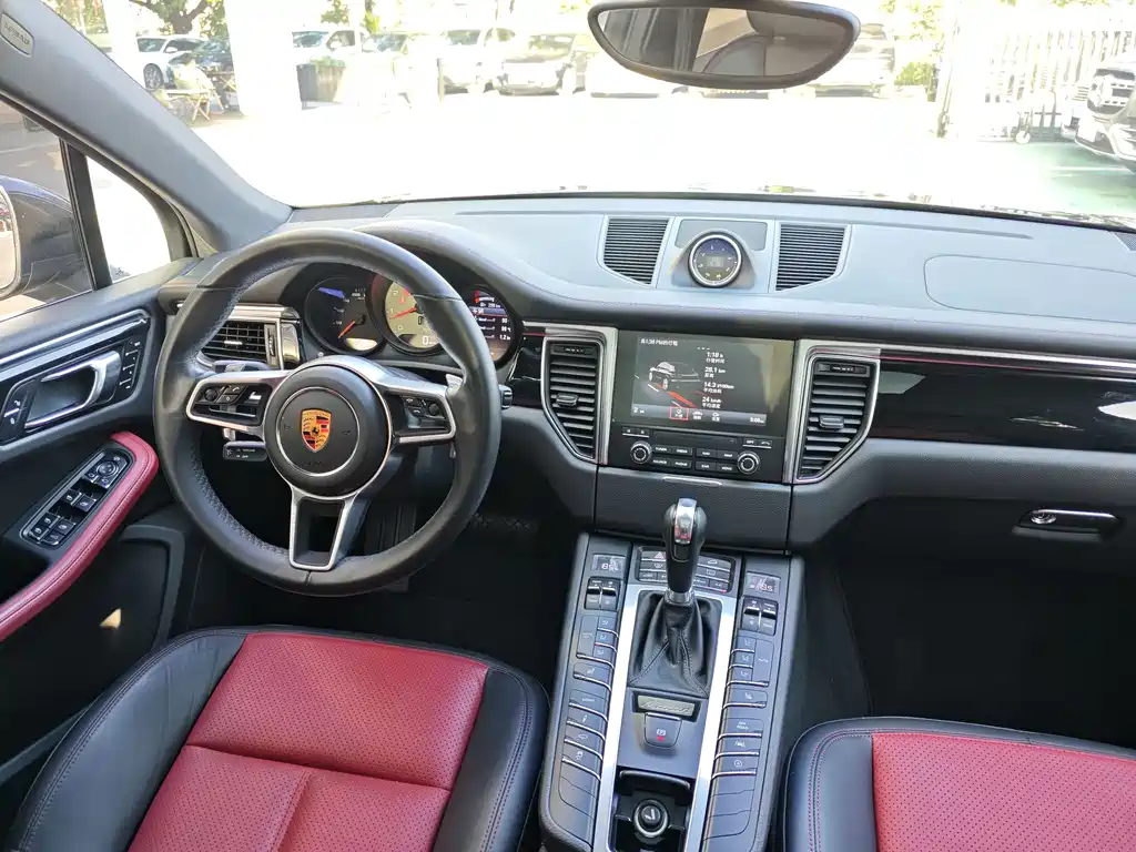Porsche Macan 2018 — фото 9
