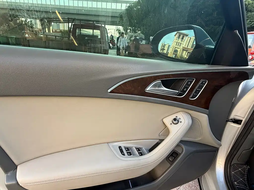 Audi A6L 2012