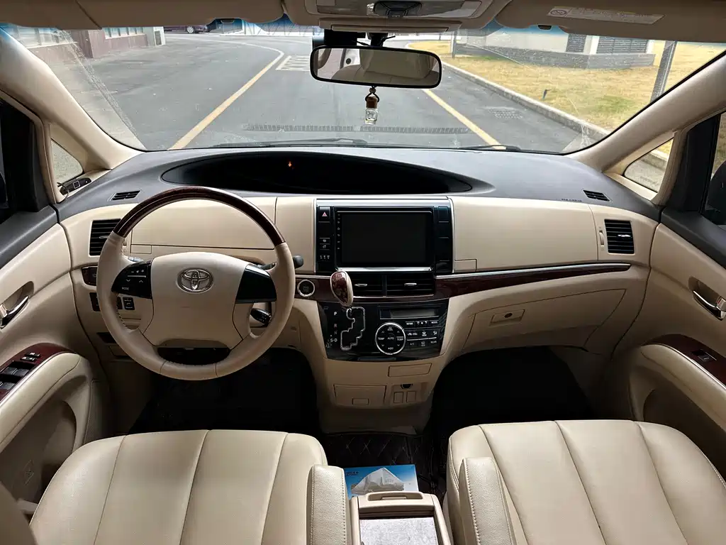 Toyota Previa 2018 — фото 6