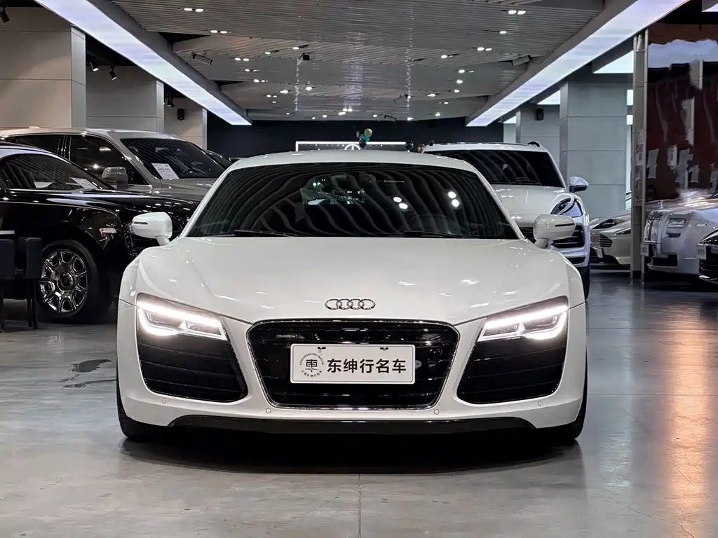 Audi R8 2015 — фото 2