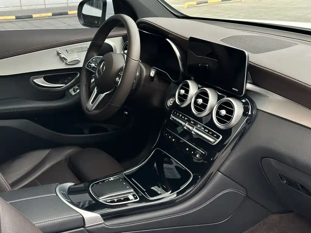 Mercedes-Benz GLC 2021 — фото 15