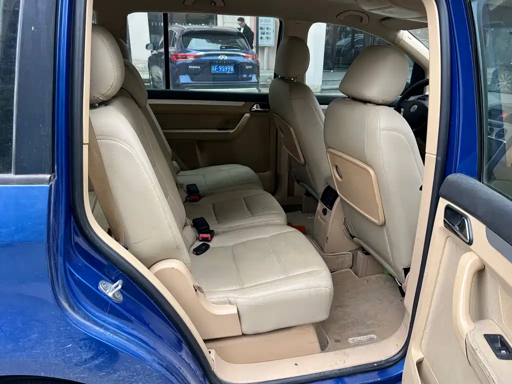 Volkswagen Touran 2010