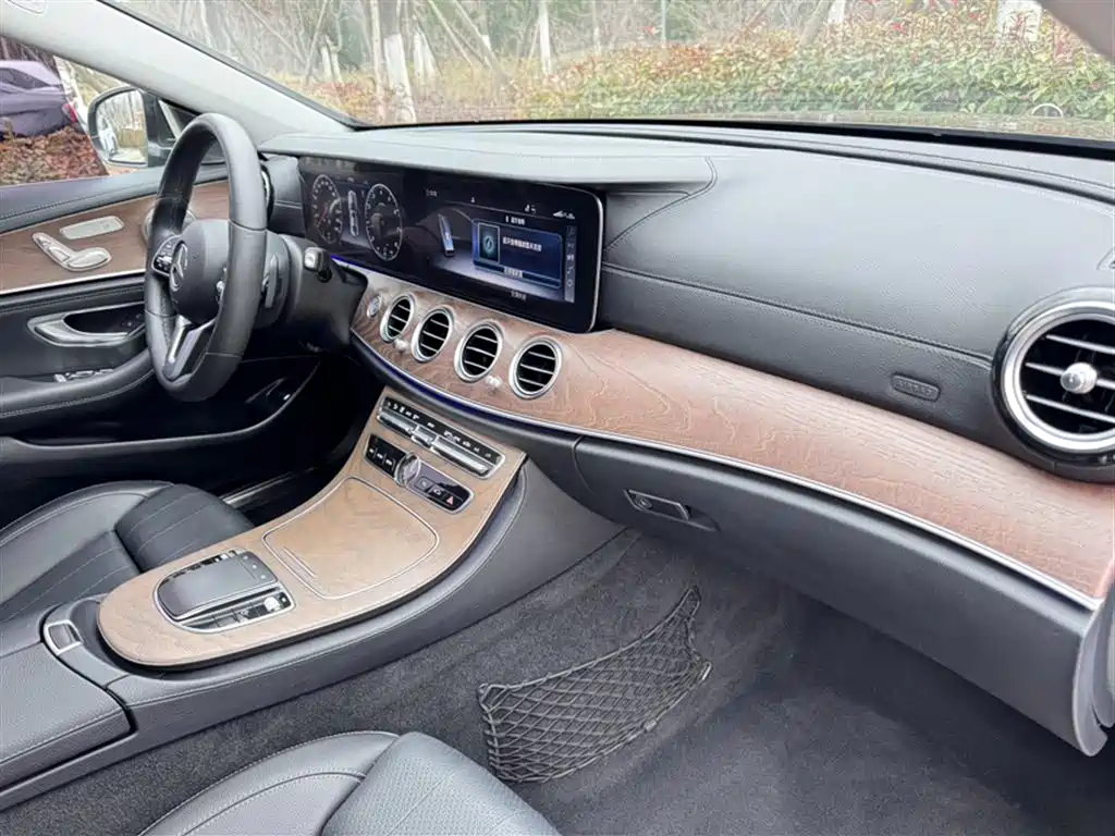 Mercedes-Benz E-Class 2020 — фото 6
