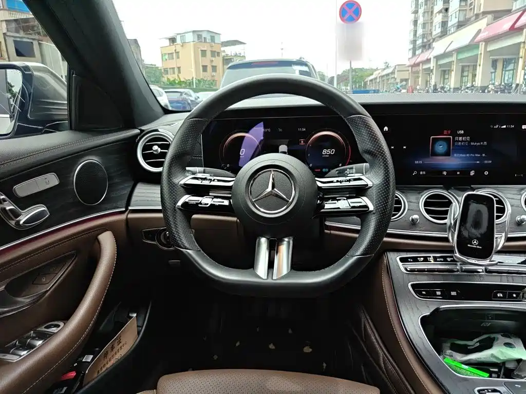 Mercedes-Benz E-Class 2021 — фото 11