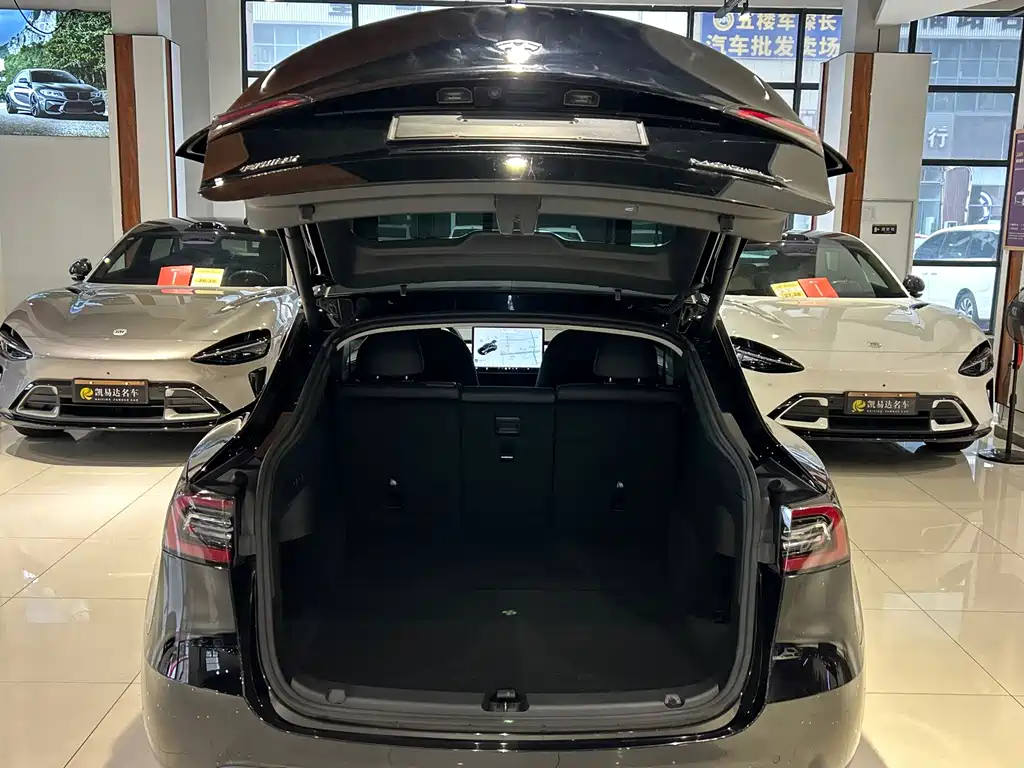 Tesla Model Y 2021 — фото 23