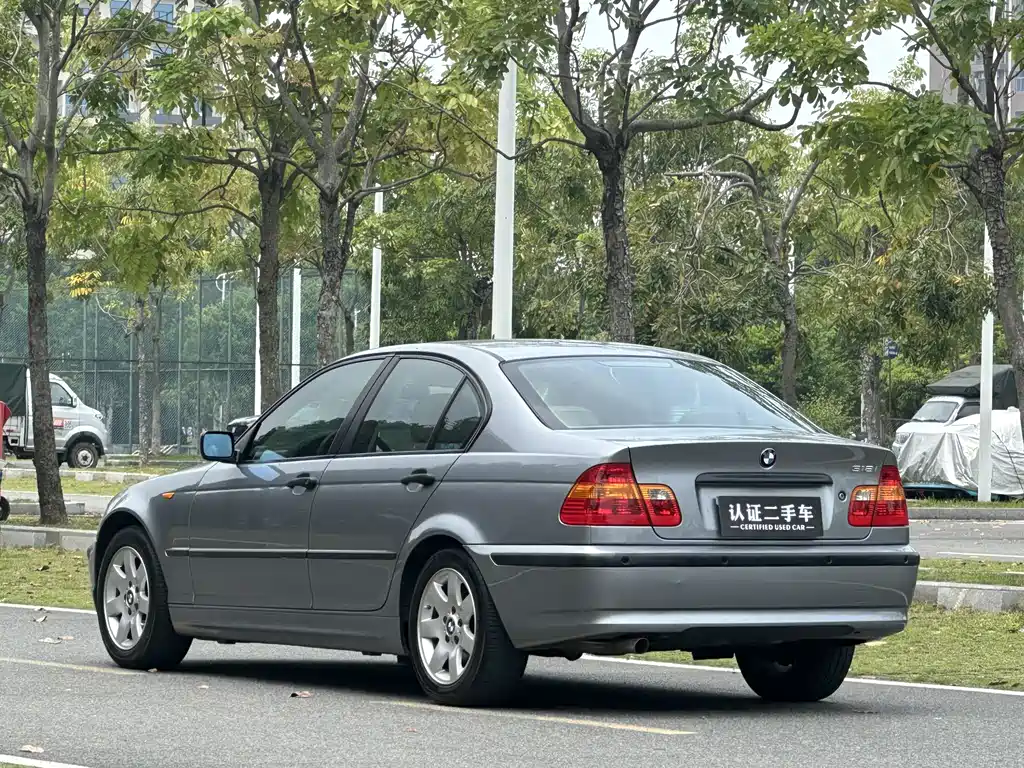 BMW 3 Series 2005