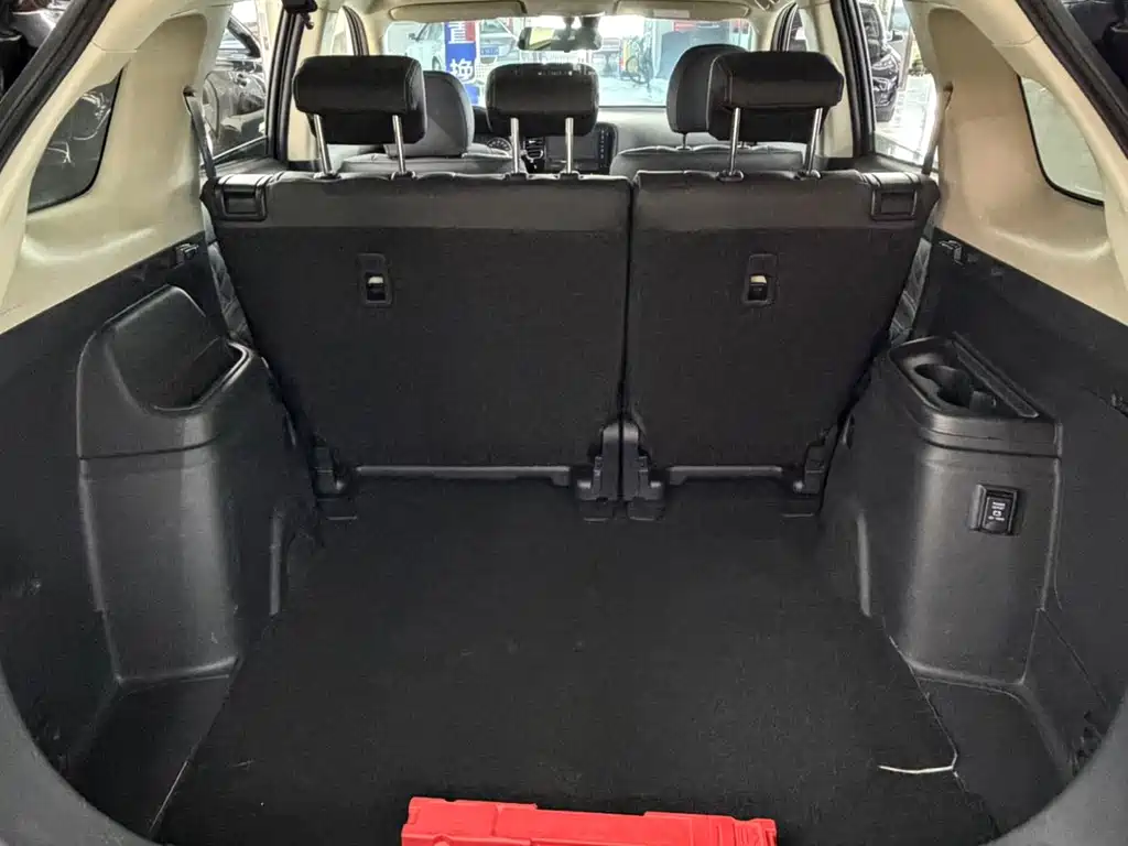 Mitsubishi Outlander 2022 — фото 13