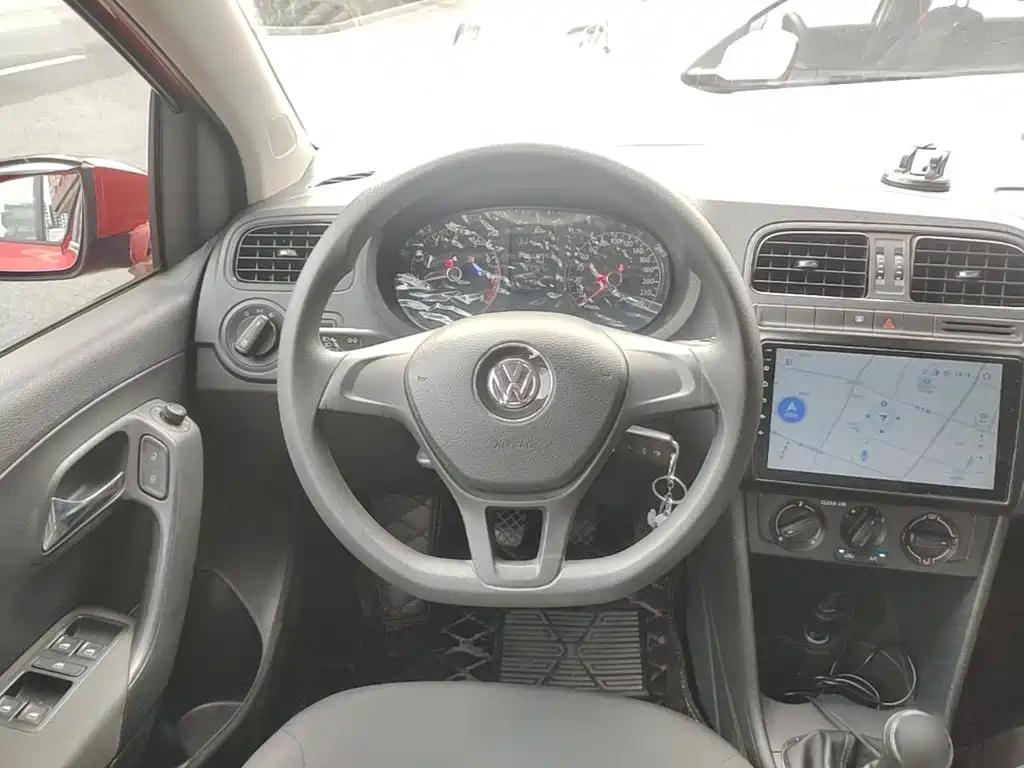 Volkswagen Polo 2017 — фото 11