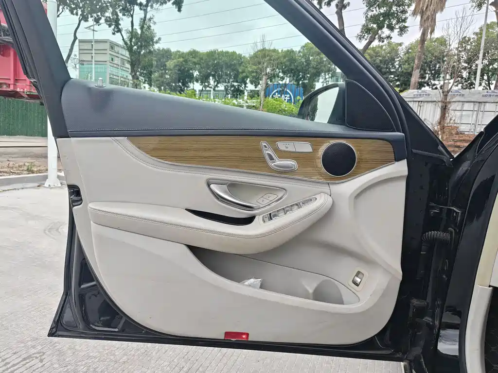 Mercedes-Benz C-Class 2015 — фото 20