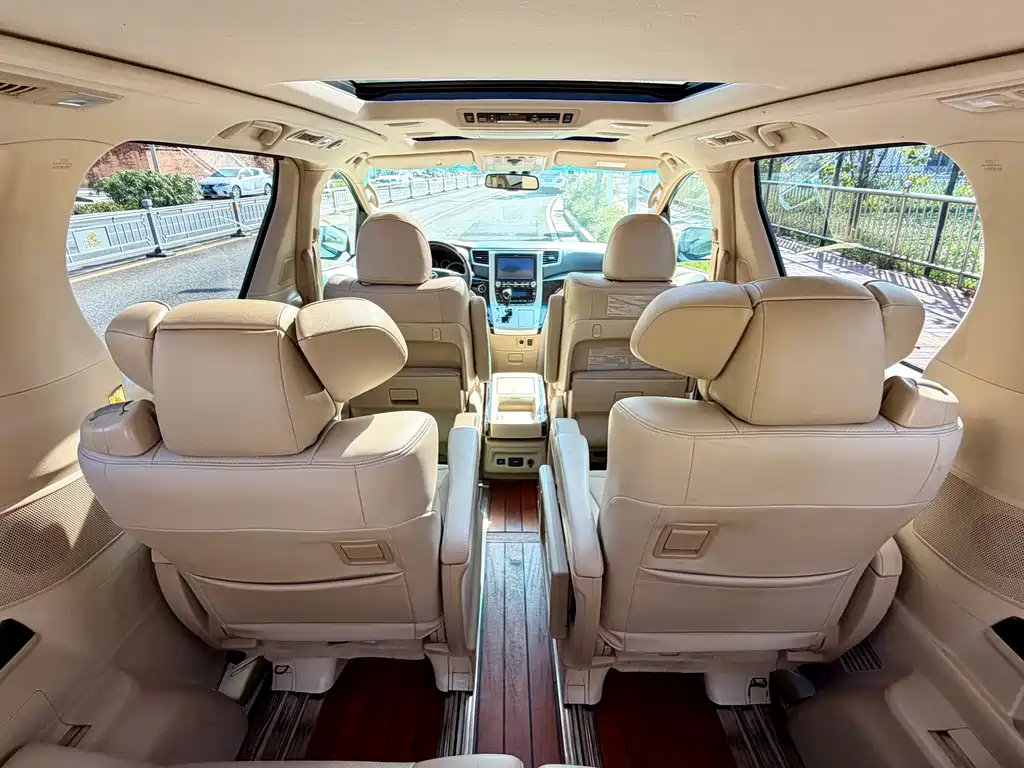 Toyota Alphard 2012 — фото 15