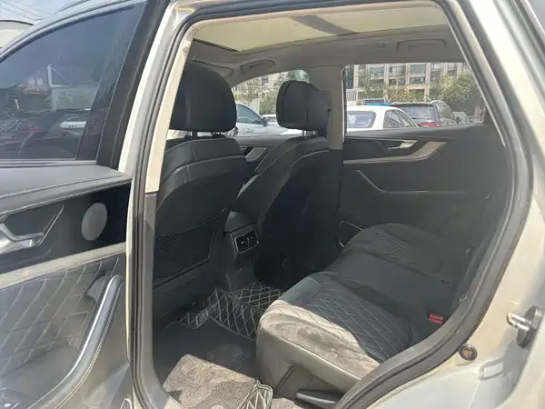 Hongqi HS5 2019