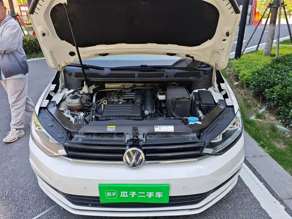 Volkswagen Touran 2018 — фото 11