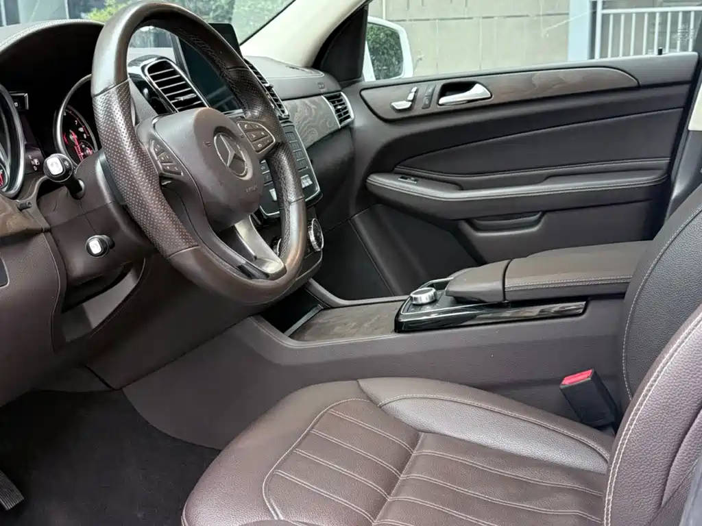 Mercedes-Benz GLE 2017 — фото 16