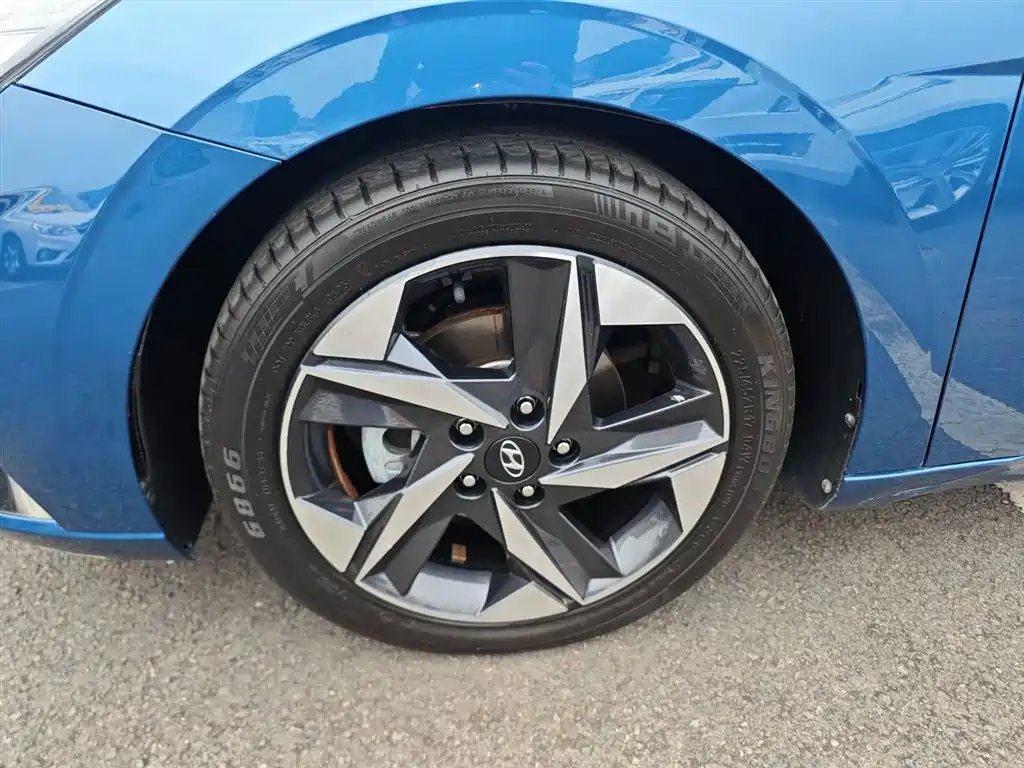 Hyundai Elantra 2022 — фото 23