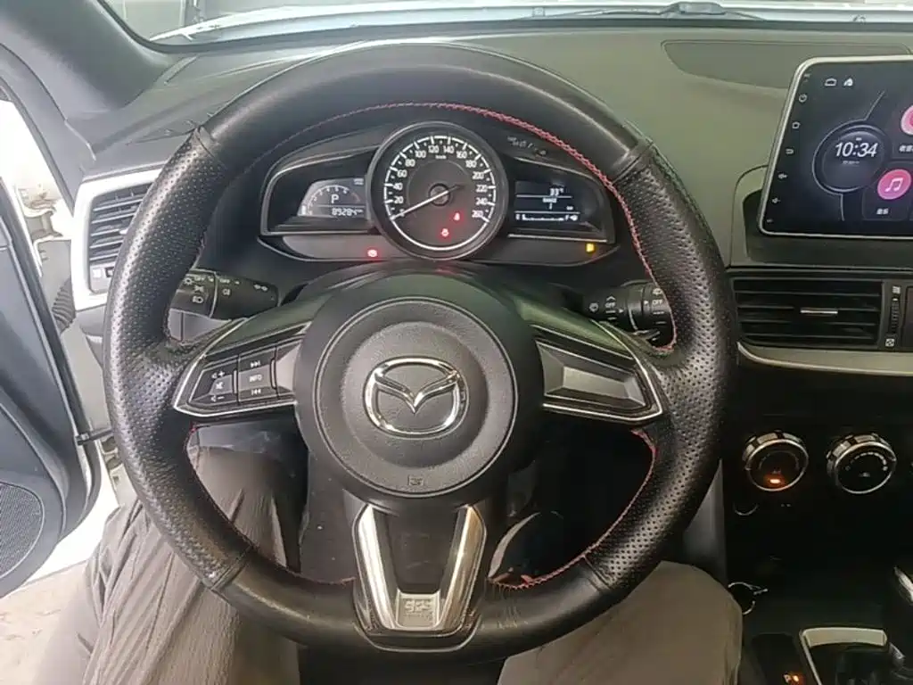 Mazda CX-4 2018 — фото 11