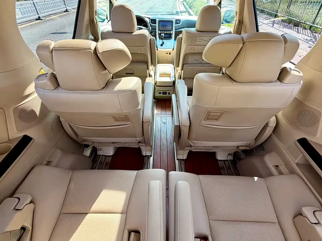 Toyota Alphard 2012 — фото 14