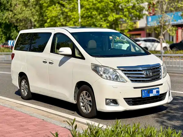 Toyota Alphard 2012