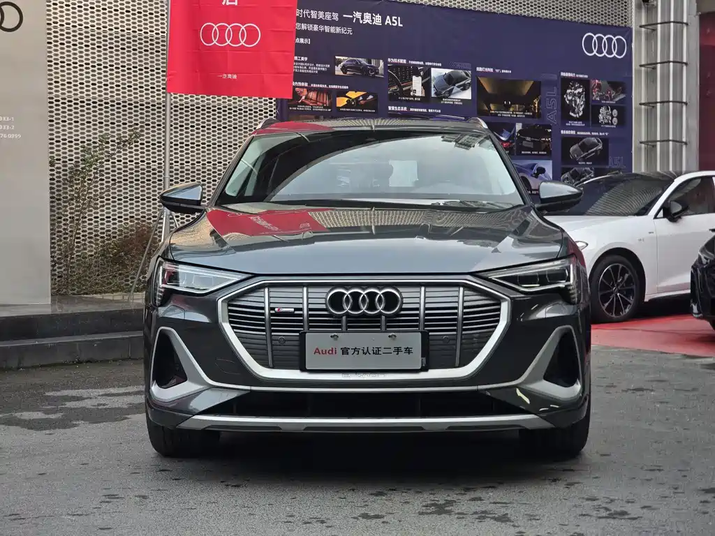 Audi e-tron 2026 — фото 2
