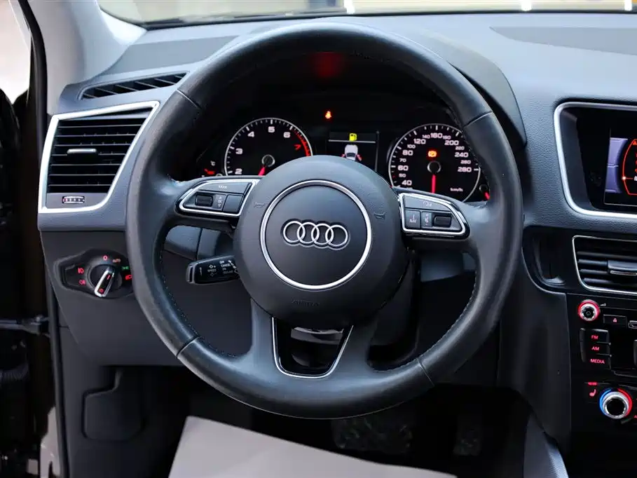 Audi Q5 2018 — фото 23