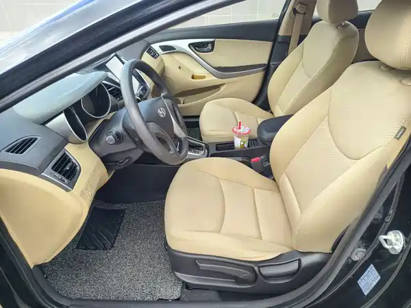 Hyundai Elantra Langdong 2013