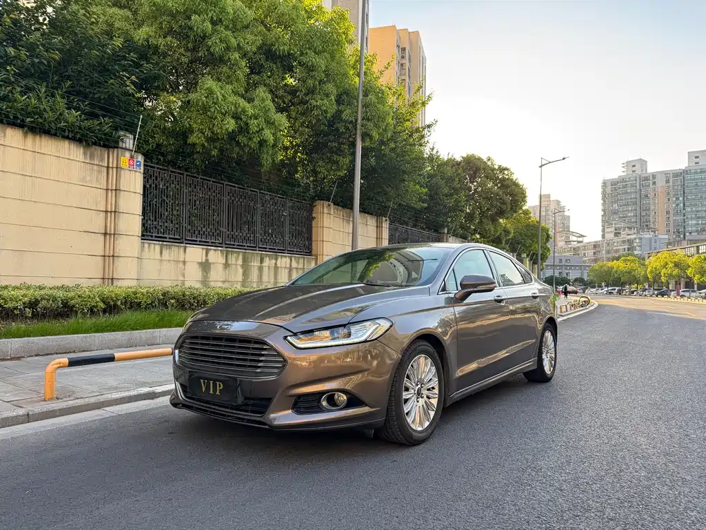 Ford Mondeo 2014 — фото 1
