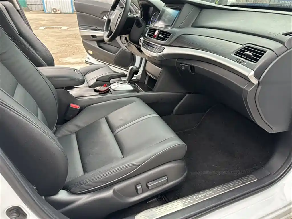 Honda Crosstour 2015 — фото 23