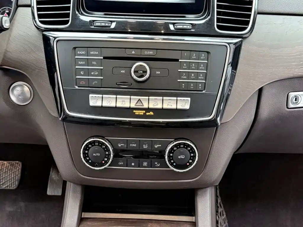 Mercedes-Benz GLE 2017 — фото 11