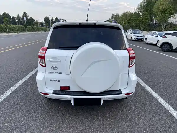 Toyota RAV4 2011